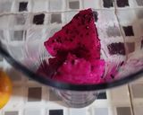 Foto langkah ke 1 dari resep Dragon Fruit Milk.