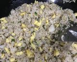 Foto langkah ke 3 dari resep Egg fried rice.