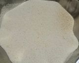 A picture of step 2 of Rava/Suji khichdi.