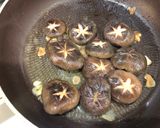 A picture of step 4 of Japanese Butter Garlic Mushroom.