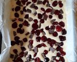 Meggyes-csokis beledobálos recept fázis 7 fotója