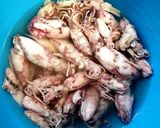 Foto langkah ke 1 dari resep Sambal Cumi Balado.