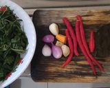 Foto langkah ke 2 dari resep Gulai pedas daun singkong.