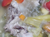 Sopa de pollo al curry
