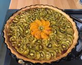 Une image de l'étape 9 de Tarte aux kiwis, mandarine, pêches et rhubarbe (pâte brisée sucrée à l'huile de tournesol).