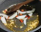Foto langkah ke 2 dari resep Udang Cah Brokoli.