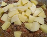 A picture of step 3 of Qeema Aloo.
