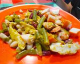 Foto del paso 7 de la receta Ensalada de tres judías, pollo, langostinos y mojo de naranja