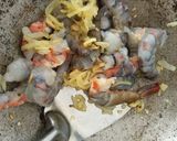 Foto langkah ke 3 dari resep Udang Goreng Mentega.