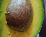 Foto del paso 6 de la receta: Hambur-arepa con aguacate🥙 cebolla caramelizada y mayomostaza ahumada🫓🍔
