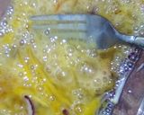 A picture of step 10 of Chips, plantain and fried egg with sauce.