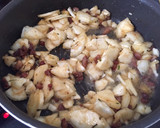 Foto del paso 3 de la receta: Mandioca frita con crujiente de cerdo🇵🇾 (mandi'o chyryry)