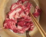 A picture of step 1 of Sukiyaki/"Gyunabe" beef pot.