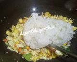 Foto langkah ke 4 dari resep Nasi Goreng Daun Jeruk....Wangi & Rasanya Suedeppp Poll...😍.