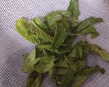 A picture of step 1 of Masala Soda Sharbat.