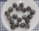 A picture of step 3 of Oreo chocolate Laddoo for Ganesh.