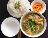 Hình bước làm 2 của món Gà nấu lá giang