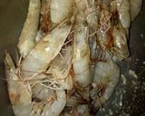 Foto langkah ke 2 dari resep Udang krispi saus asam manis.