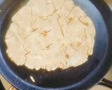 A picture of step 7 of Bajara roti (pearl millet flour / sajje hittu).
