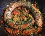 Une image de l'étape 14 de Saucisse à l'ancienne aux trois tomates, ail fumé, oignon de roscoff et romarin frais.