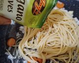 Foto langkah ke 2 dari resep Spaghetti Aglio Olio.