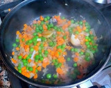 Foto del paso 5 de la receta: Pollo a la jardinera con tronchos de brócoli, en salsa de curry