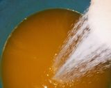 A picture of step 6 of Carrot and apple drink.