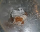 A picture of step 4 of Apple milkshake.