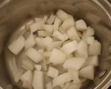 A picture of step 1 of Honey cider onion garlic gravy.