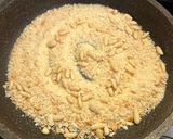 A picture of step 1 of Pan-Fried Spaghetti with Canned Mackerel.