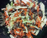 Foto langkah ke 3 dari resep Bihun Goreng Jamur Kuping.