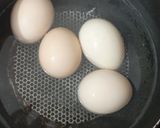 Hình bước làm 1 của món Trứng luộc sốt cà chua