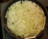 A picture of step 3 of Cabbage Miso Ramen for Diets or Late-Night Snacks.