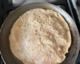 Foto del paso 3 de la receta: Wrap/taco de harina integral relleno de atún, zanahoria, tomate y huevo