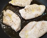 Gombás, tejszínes, spenótos, parmezános csirkemell recept fázis 2 fotója