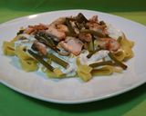 Foto del paso 6 de la receta Tagliatelle con salmón, ajetes y salsa roquefort