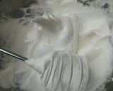 Hình bước làm 3 của món Meringue Cookies