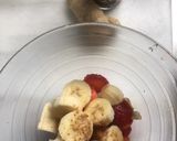 Foto del paso 1 de la receta: Licuado de frutillas y banana con cereales