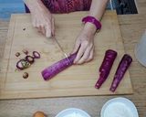 Foto del paso 1 de la receta: Bizcocho de zanahorias moradas