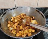 A picture of step 6 of Vrat wale makhana aloo.