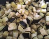 Une image de l'étape 1 de Quiche d’aubergines lardons caciocavallo.