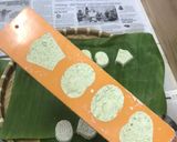 Hình bước làm 1 của món Bánh in phục linh lá dứa