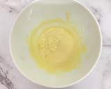 Foto del paso 2 de la receta: Vasitos de queso con chocolate blanco y crocante de lotus
