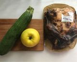 Foto del paso 1 de la receta Pollo de urgencia con manzana y calabacín
