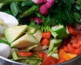 Foto del paso 1 de la receta: Calditos de verdura caseros...🍅🍆🥕🌶🌽🌳🌿🍃