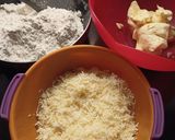 Foto langkah ke 1 dari resep Kastengel / Kue Keju (3 Bahan).