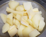 Foto del paso 2 de la receta: Atún cítrico con puré de patata y chirivía