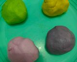 Foto langkah ke 2 dari resep Klepon warna warni.