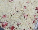 Foto langkah ke 4 dari resep Strawberry Crumb Bars.