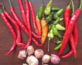 Foto langkah ke 1 dari resep Sambal Cumi dan ikan asin Jambal .